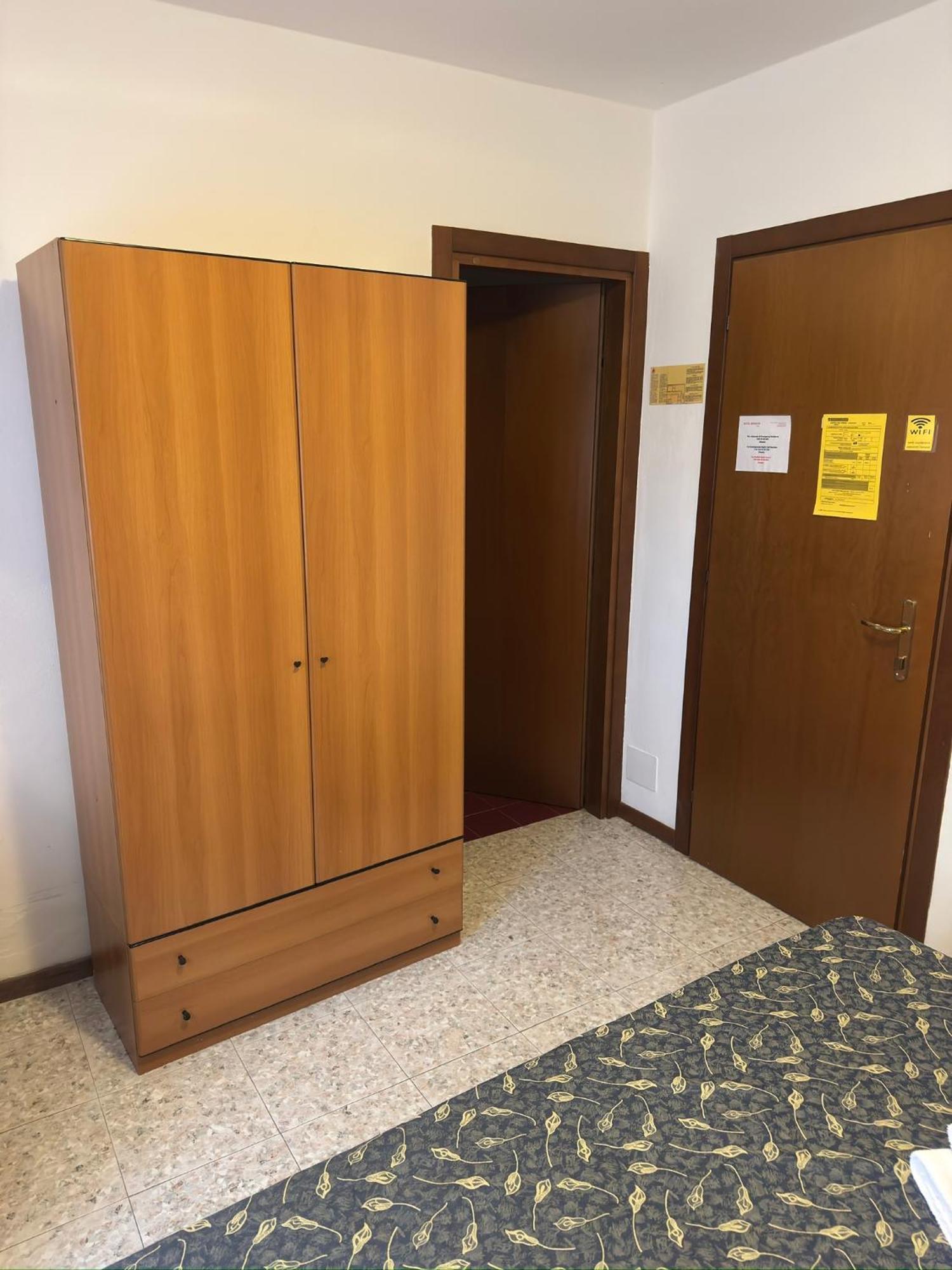 Hotel Benacus Bardolino Bagian luar foto