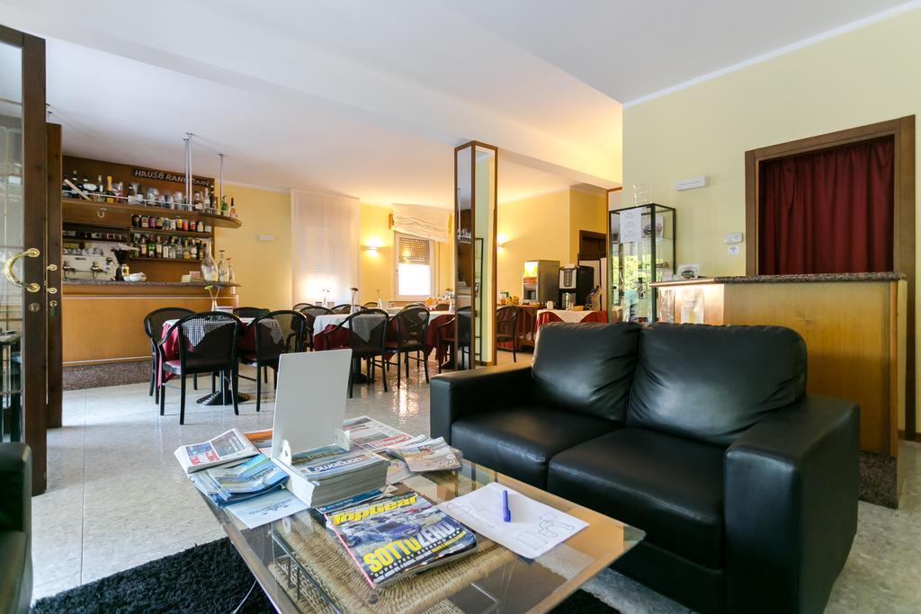 Hotel Benacus Bardolino Bagian luar foto