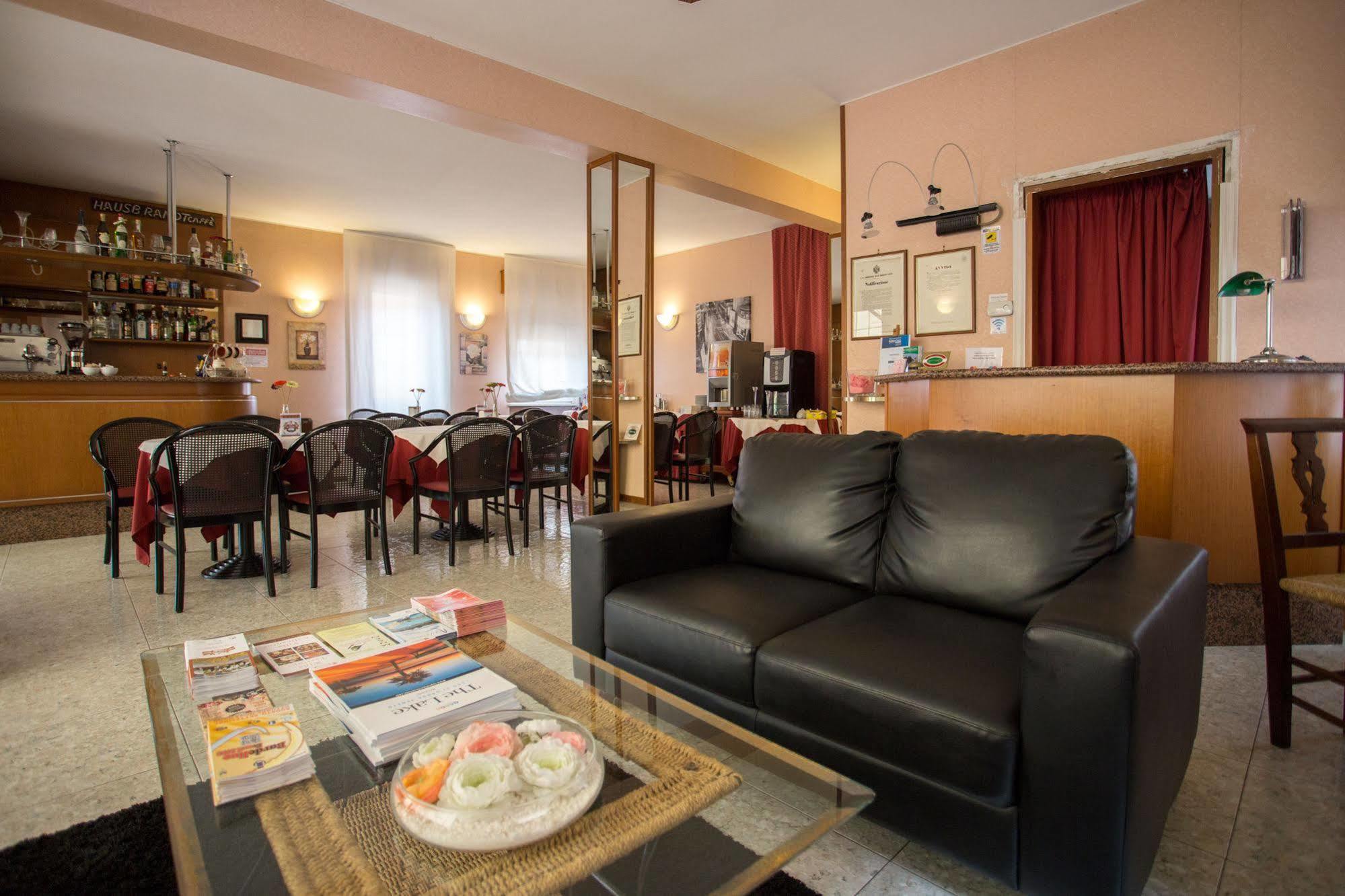Hotel Benacus Bardolino Bagian luar foto