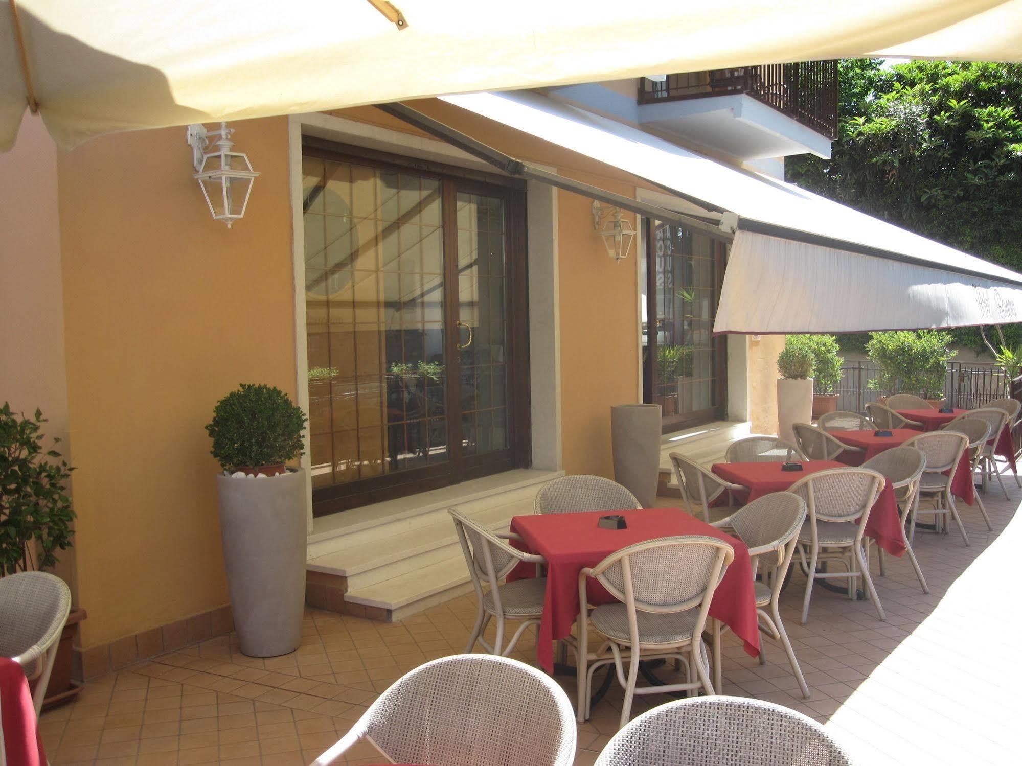 Hotel Benacus Bardolino Bagian luar foto