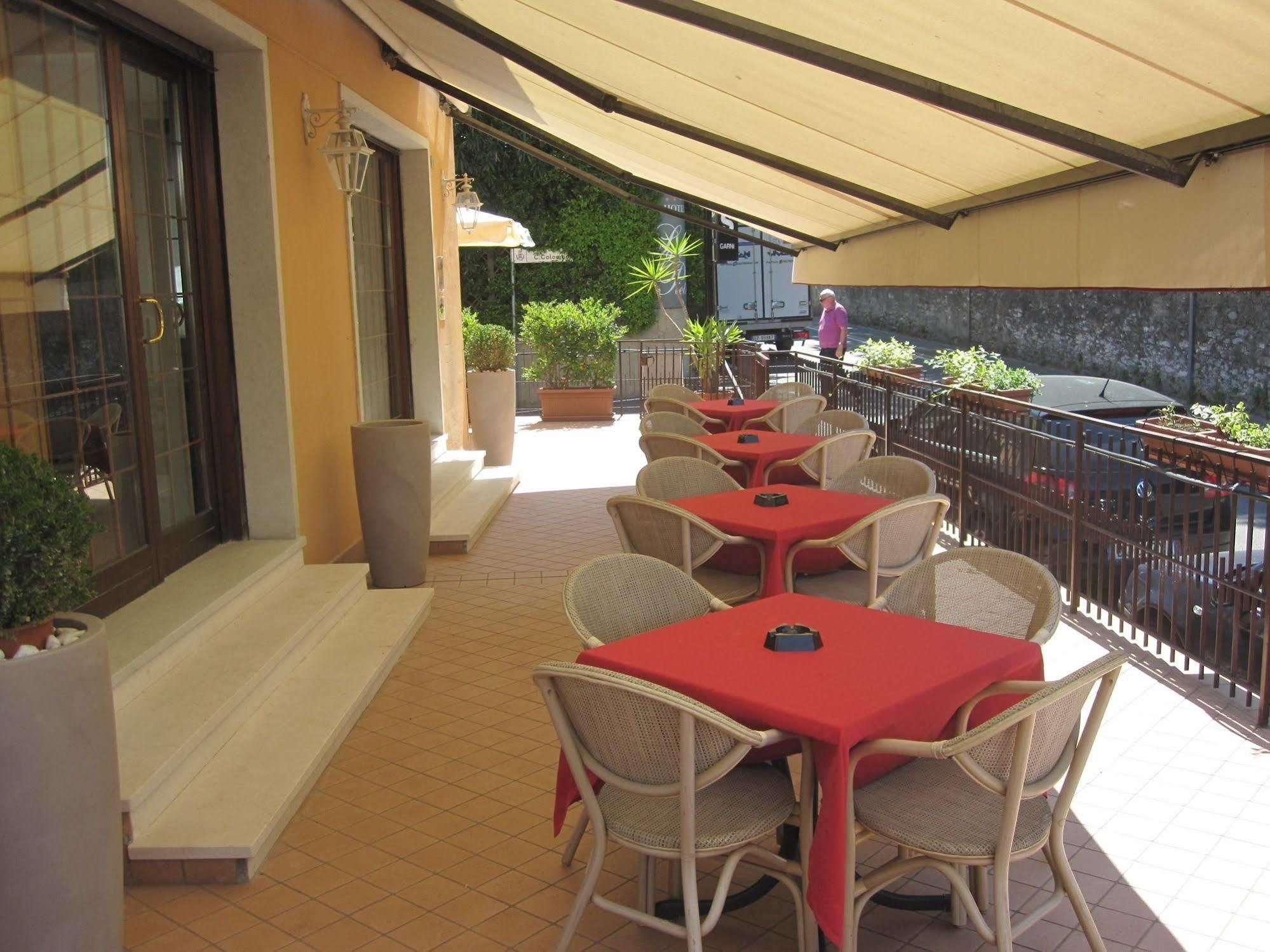 Hotel Benacus Bardolino Bagian luar foto