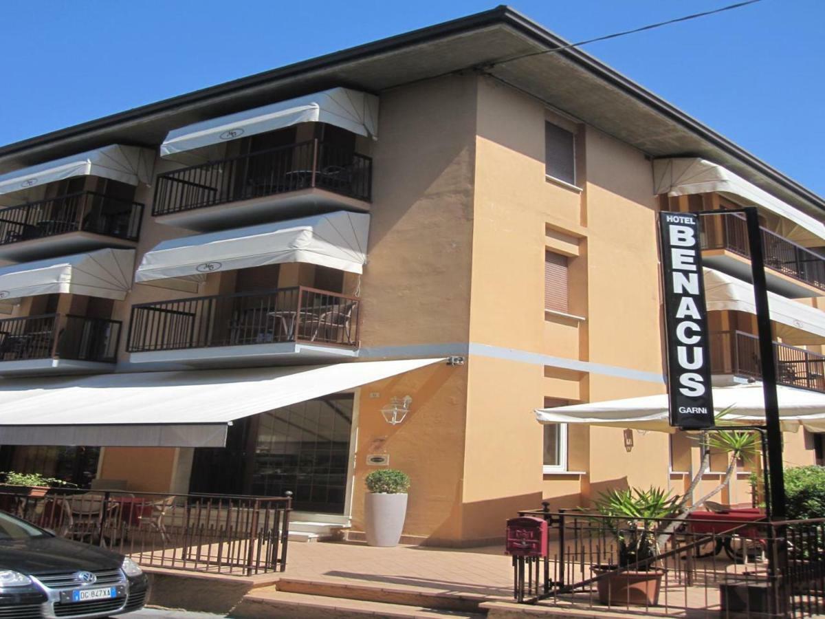 Hotel Benacus Bardolino Bagian luar foto